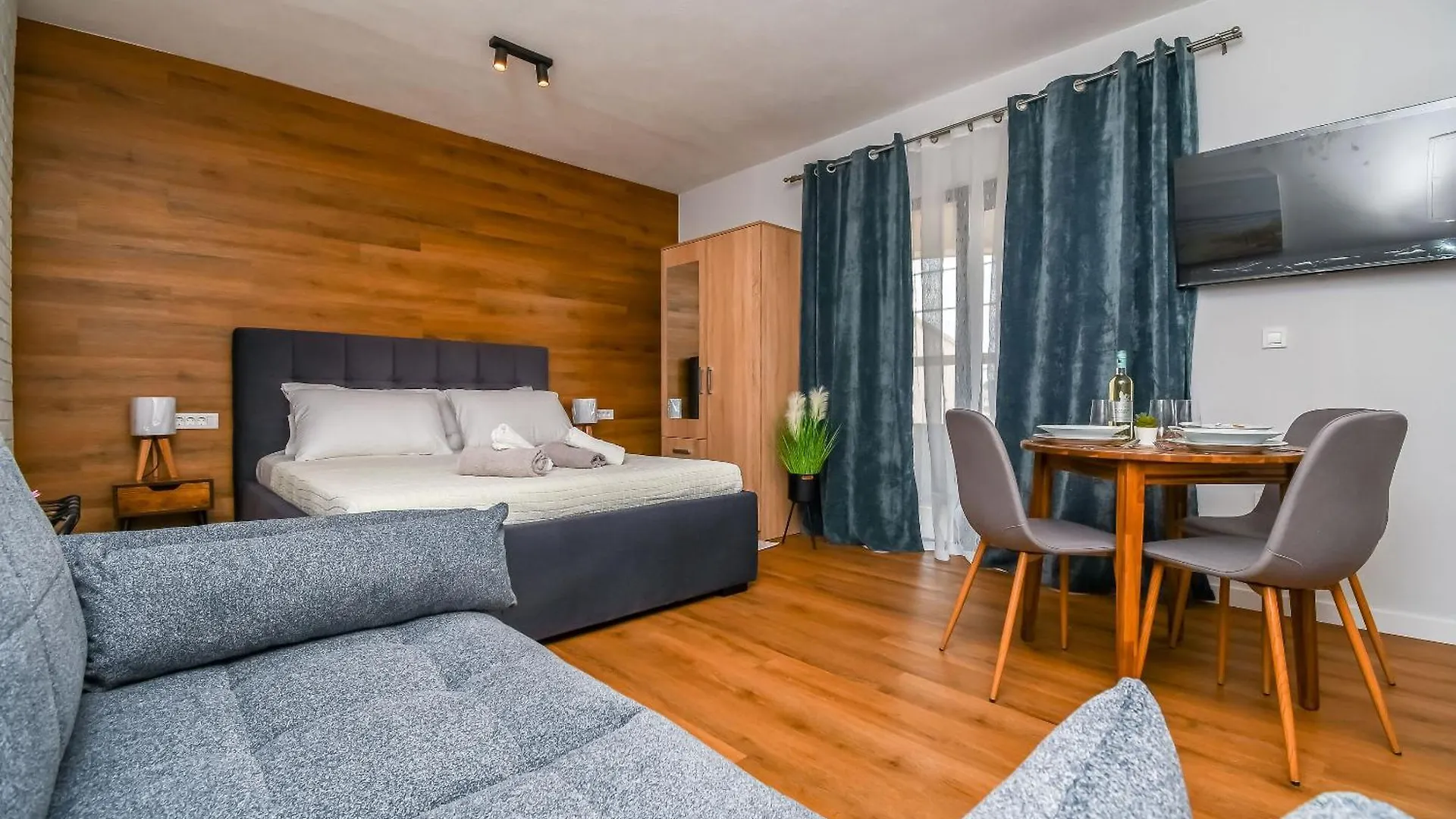 Apartments Neli Trogir