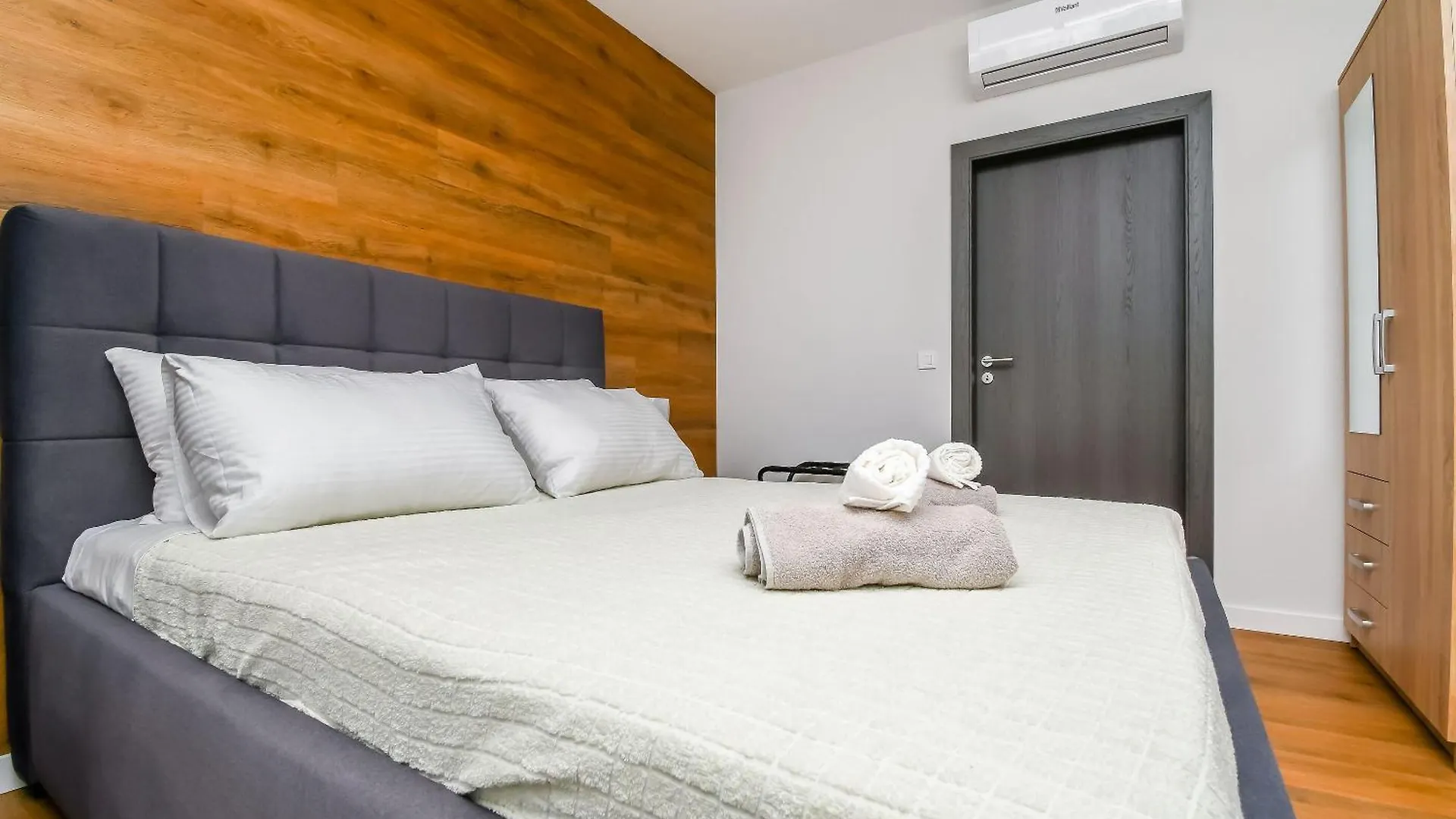 Apartments Neli Trogir