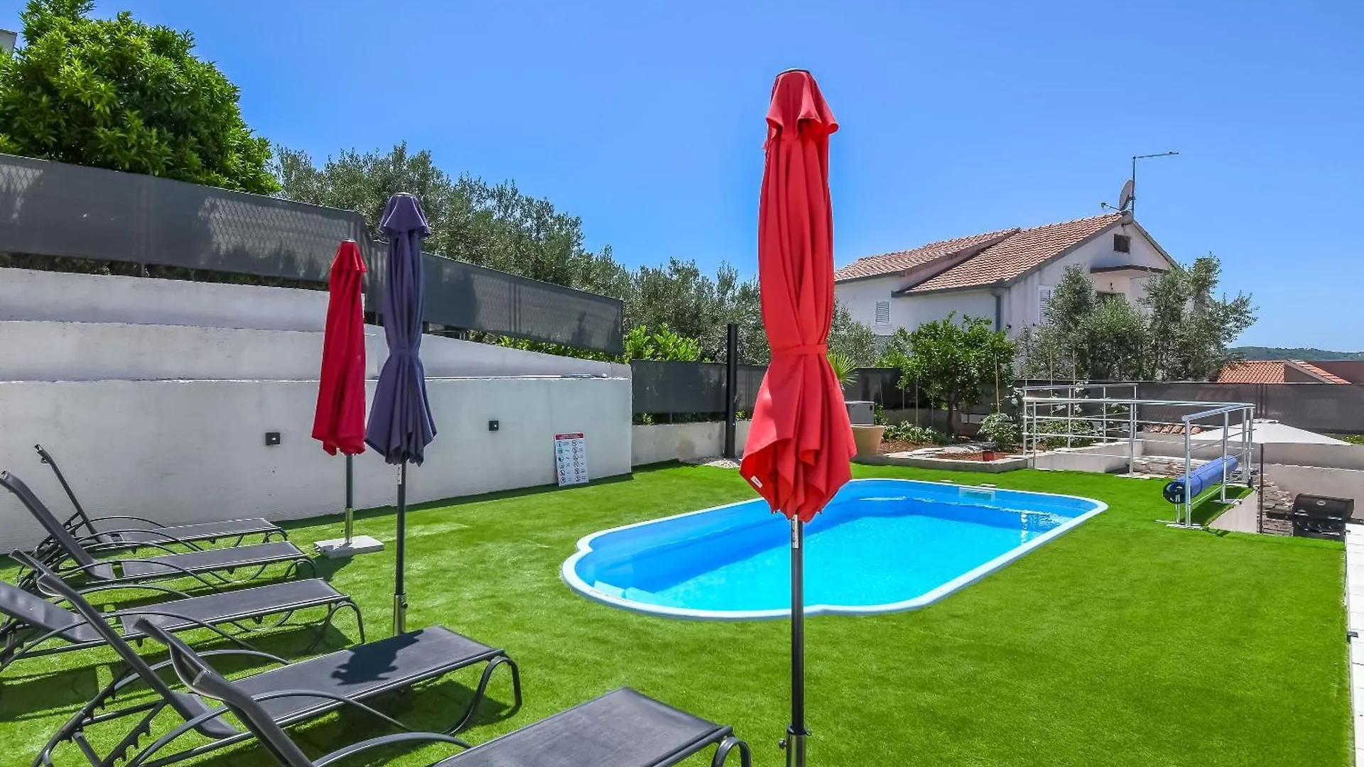 Apartments Neli Trogir 0*,  Kroatien